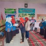 PD Himpaudi Karawang Serahkan Bantuan untuk Korban Erupsi Gunung Semeru