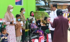 Selain Resmikan Bandara, Presiden Jokowi Tinjau Pembangunan Tanggul Pengendali Banjir dan Serahkan Bantuan Sosial di Kalimantan Barat