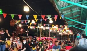 Nikmati Keindahan Malam Sungai Musi Dengan Nongkrong di Cafe Wisata Baba Boentjiet