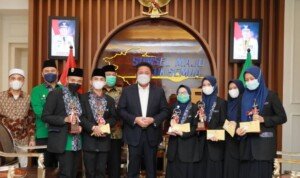 Jadi Juara Nasional, Herman Deru Beri Bonus Qoriah-Qoriah Sumsel