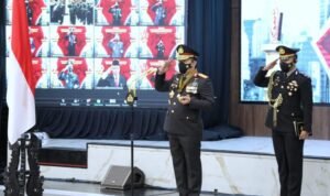 Kapolri Sematkan Bintang Bhayangkara Pratama ke 61 Perwira Tinggi Polri, 8 Pati TNI dan 5 ASN