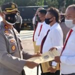 Kapolres Simalungun Beri Reward Kepada Personil Berprestasi