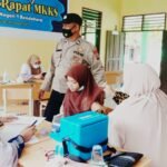 Elemen Masyarakat Desa Mesjid Sungai Iyu Jalani Vaksinasi