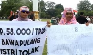 Sopir Batubara : Bawa Pulang Rp 58 Ribu, Malam Jum’at Tak Dapat Jatah