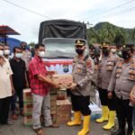 Wujud Kepedulian, Kapolres Tapsel Beri Bantuan Sosial ke Korban Banjir