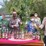 Tutup Tahun 2021 Pemkab Lahat Musnahkan Ribuan Miras