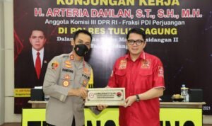 Sambangi Polres Tulungagung, Begini Pesan Anggota Komisi III DPR RI Arteria Dahlan