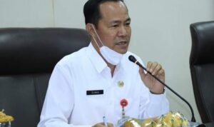 Dikeluhkan Warga Akses Jalan Kota Kabupaten Rusak, Ini Tanggapan Sekda Elman