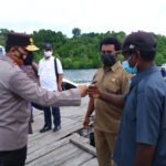 Kunjungi Kampung Dabatan, Kapolda Papua Barat: Masyarakat Jangan Takut untuk Divaksin