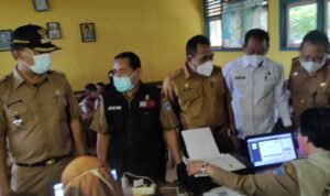 Kadinkes dan Kadisdikbud Tinjau Vaksinasi Pelajar