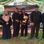 Topeng Pencug Mustika Sari Terima SK dari PPSI Karawang