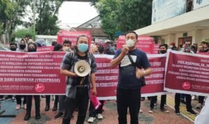 Aliansi Untuk Keadilan Gelar Demo di PN Palembang