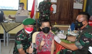 Kodim 0402/OKI Bantu Percepatan Vaksinasi Anak Usia 6-11 Tahun di OKI