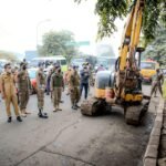 Bangunan Liar Sepanjang Jalan Interchange Karawang Barat Dibongkar
