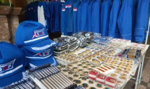 Jelang Musda VI Partai Demokrat Jatim, Pedagang Atribut Demokrat Jagokan Emil Dardak, Begini Alasannya