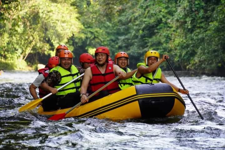 Bupati Kapuas Hulu Resmikan Arung Jeram