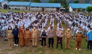 Kapolsek Parapat Sosialisasi Kamtibmas di SMAN 1 Girsang Sipangan Balon
