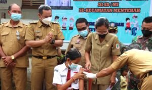 Sosialisasi Vaksinasi ke SDN 1 Tekalong, Wabup Kapuas Hulu: Manfaatkan Vaksinasi