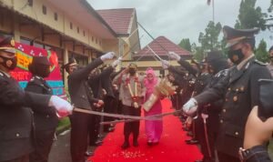 Tradisi Pedang Pora, Sambut Kapolres Lahat AKBP Eko Sumaryanto