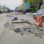 Dinas PUPR Aceh Tamiang Perbaiki Jalan Berlubang di Pusat Kota Kualasimpang