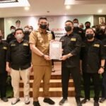 Bobby Nasution Kukuhkan Syaifullah Jadi Ketua Persatuan Wartawan Pemko Medan