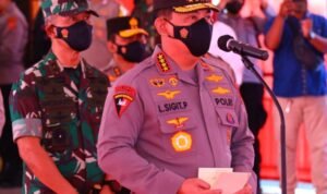 Tinjau Kegiatan Akselerasi Vaksinasi Massal, Kapolri Minta Forkopimda Maluku Kejar Target 70 Persen