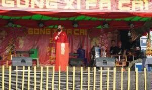 Imlek 2573, Fransiskus Diaan Tutup Turnamen Voli di Desa Penai