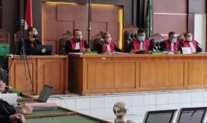 Alex Noerdin Jalani Sidang Perdana