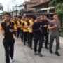 Suasana olahraga bersama personil Polres Samosir di sekitar Mapolres Samosir