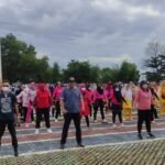 Pemerintah dan Masyarakat OKU Timur Antusias Senam Bersama Ketua KORMI Sumsel