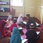 Mulai dari Ngajar Ngaji, Tenyata Ini yang Dilakukan Kapolsek Embaloh Hulu di Perbatasan RI-Malaysia