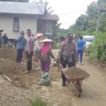 Turut Serta Bangun Masjid Al Hidayah, Kapolsek Embaloh Hulu: Kembangkan Budaya Melayani