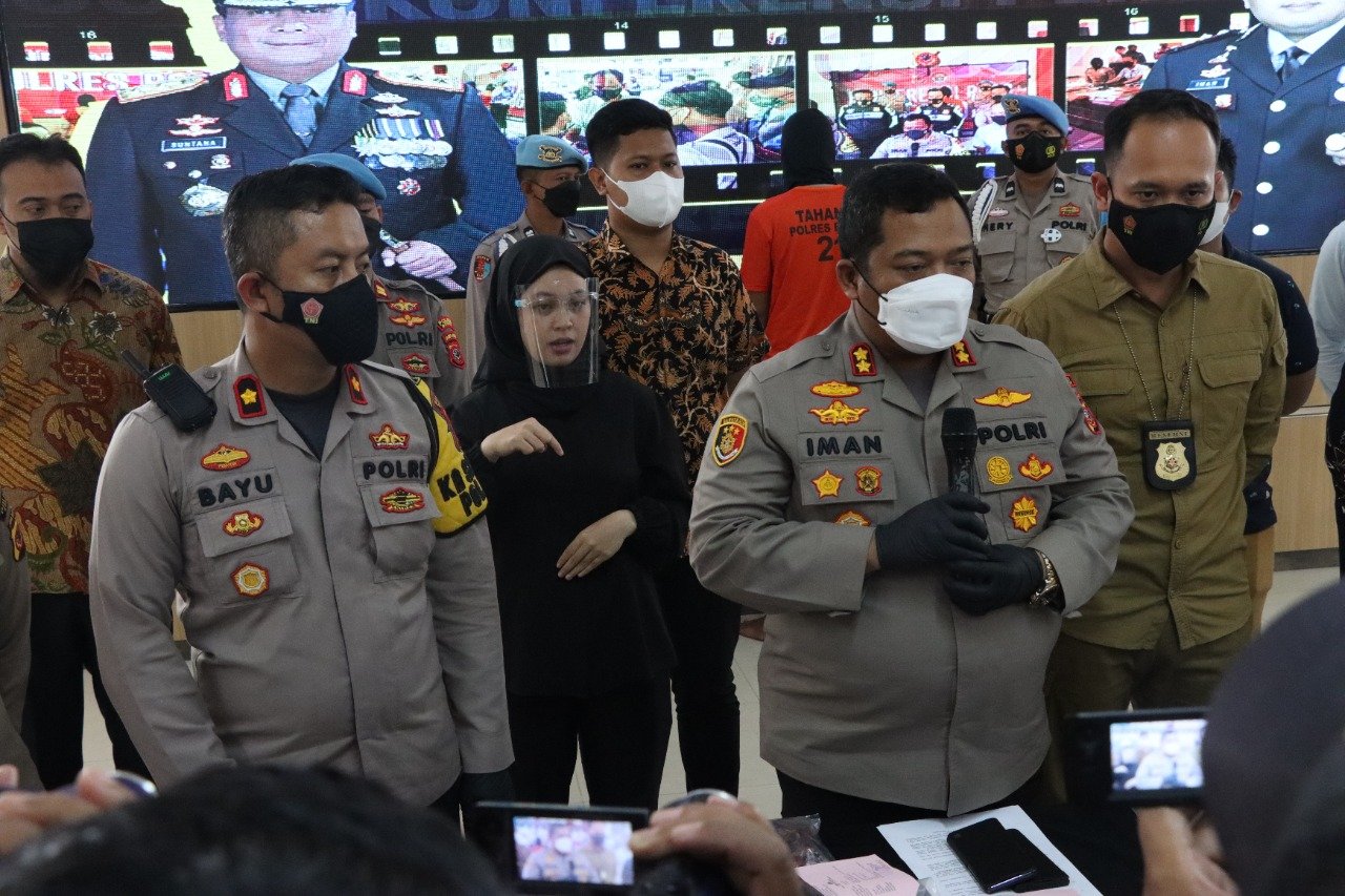 Kurang dari 24 Jam, Polres Bogor Berhasil Tangkap Pelaku Pembunuhan Wanita di Kampung Pisang