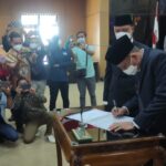 Enos-Yudha Hadiri Pelantikan PAW Anggota DPRD OKU Timur