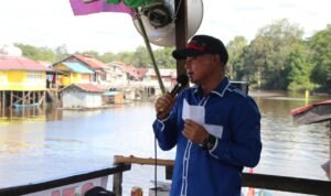 Wabup Kapuas Hulu Buka Lomba Sampan Bidar Putri di Dusun Mungguk Batu