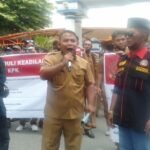 Dipecat Sepihak, 300 Perangkat Desa Gelar Aksi Demo