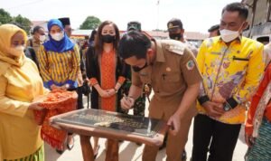 Bupati Kapuas Hulu Resmikan Gedung Pusat Promosi Kerajinan Kabupaten Kapuas Hulu
