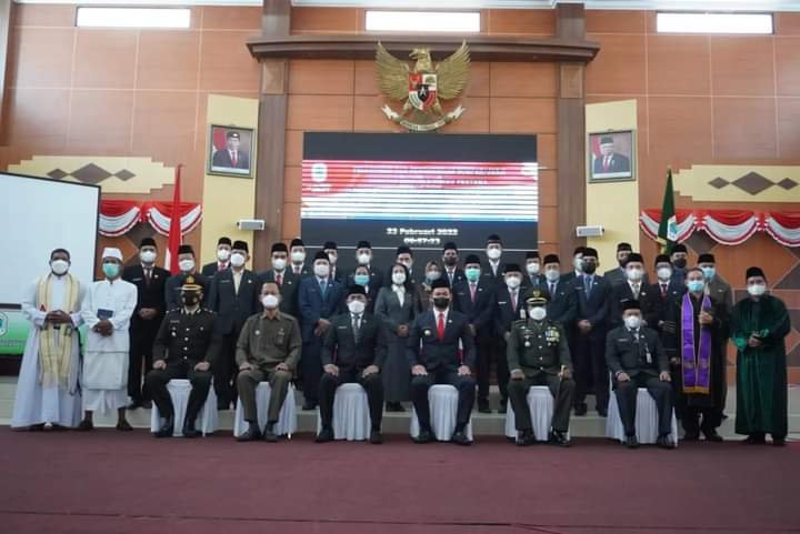 Lantik Pejabat Tinggi Pratama, Administrator dan Pengawas, Bupati Kapuas Hulu: Jagalah Amanah
