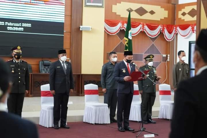 Lantik Pejabat Tinggi Pratama, Administrator dan Pengawas, Bupati Kapuas Hulu: Jagalah Amanah