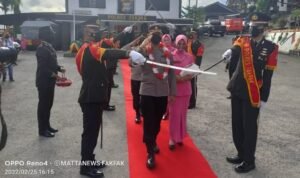 Prosesi Pedang Pora Tandai Pelepasan AKBP Ongky Isgunawan