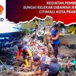 Pasukan Orange BPBD Prabumulih Bersihkan Tumpukkan Sampah di Bawah Jembatan Citi Mall