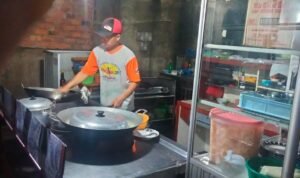 Nasi Goreng Kelas Hotel Ternama Ala Samanhudi