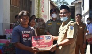 Korban Puting Beliung Terima Santunan