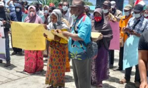Puluhan Masyarakat Peduli Pembangunan Fakfak Datangi DPRD, Ada Apa ?