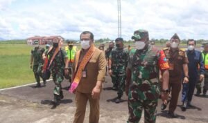 Dandim 1206/Psb Sambut Kedatangan Tim Kemenko Polhukam RI di Kapuas Hulu