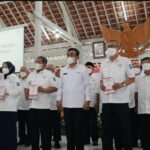 Yana Mulyana Lantik Dewan Kehormatan dan Pengurus PMI Kota Bandung Masa Bakti 2022-2027