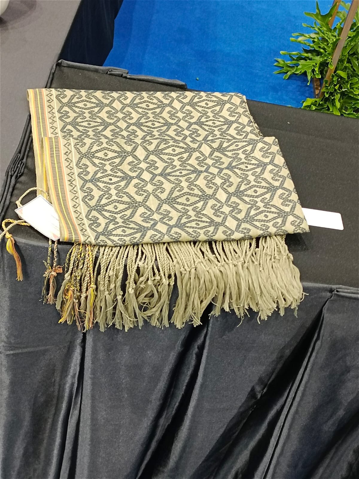 Tenun Sidan Kapuas Hulu Raih Juara 1 di INACRAFT Award 2022