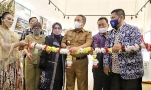 PFI Indonesia Gelar Pameran Perangko dan Kartu Pos, Yana Mulyana: Nilai Sejarah   