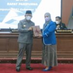 Gubernur Sulbar Serahkan LKPJ 2021 kepada DPRD