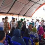 Warga Serbu Vaksinasi Massal dan Pasar Murah Polda Sulbar